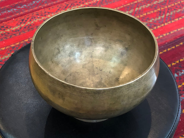 TIBETAN SINGING BOWL - high quality older bowls - 'Naga' style